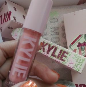 One in a Billion High Gloss